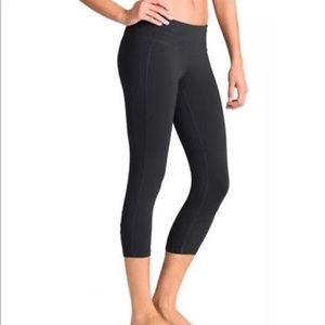 Athleta Mid Rise Balance Capri